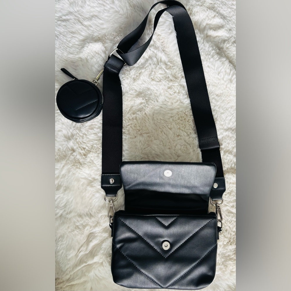 Steve Madden Black Quilted Crossbody Bag with Coin Pouch - Picture 5 of 6